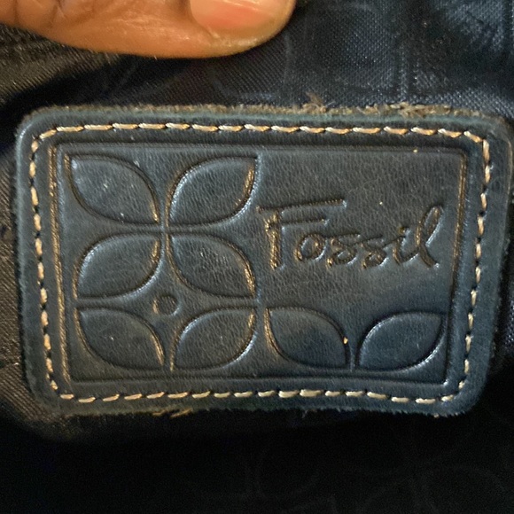 Fossil Crossbody - Picture 8 of 14